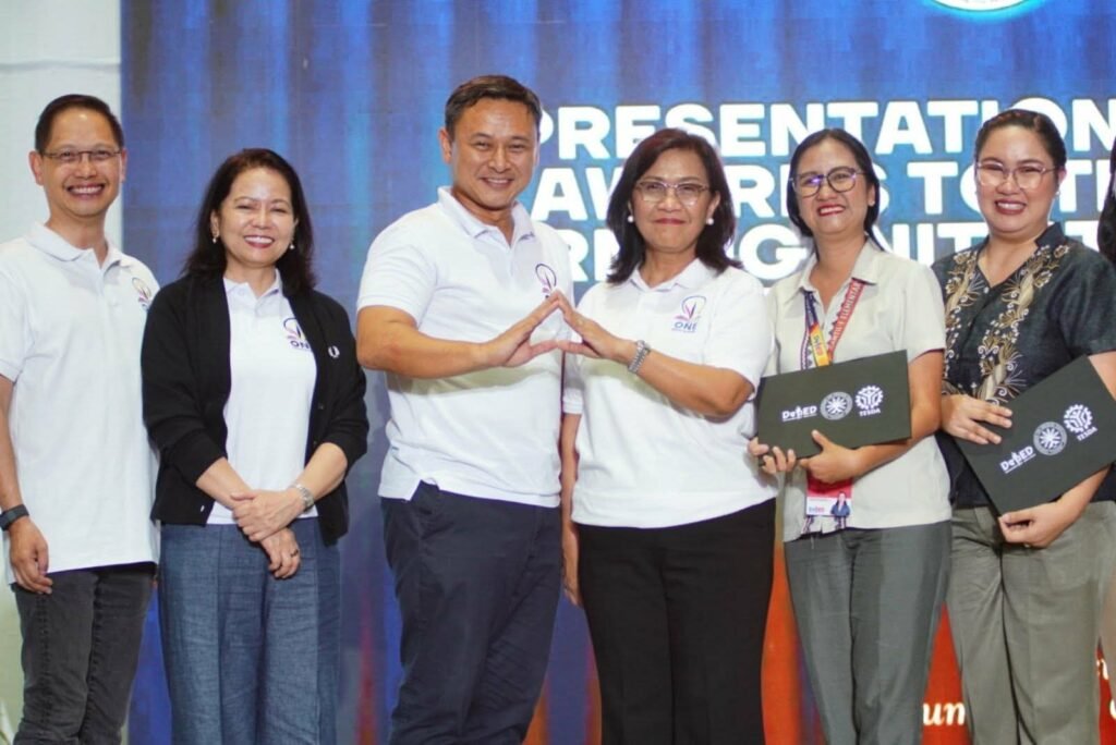 DepEd at CHED, nagbigay ng scholarship sa 230 kawani para dagdag na guidance counselors